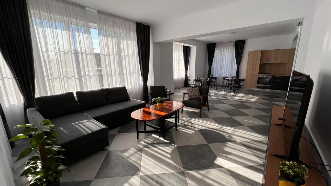 Ispera At The Vila Hotel Corbeanca ภายนอก รูปภาพ